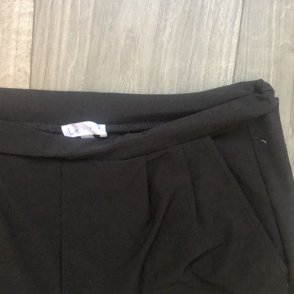 Leith (Nordstrom’s) black soft tapered pant. - Picture 2 of 3
